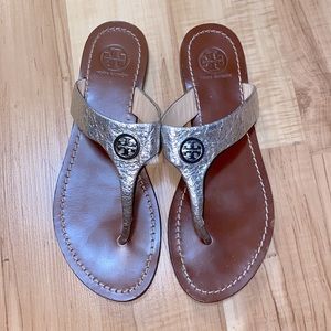 Tory Burch thong sandals size 6